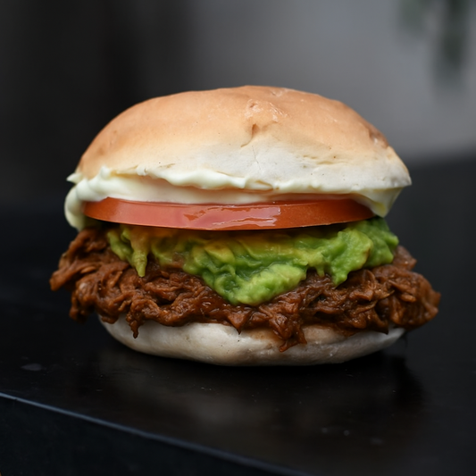 Sándwich de carne mechada